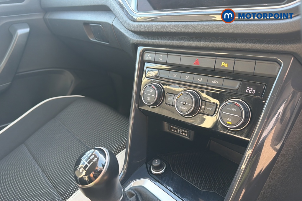Volkswagen T-Roc SEL Manual Petrol SUV - Stock Number (1646640) - 12th supplementary image