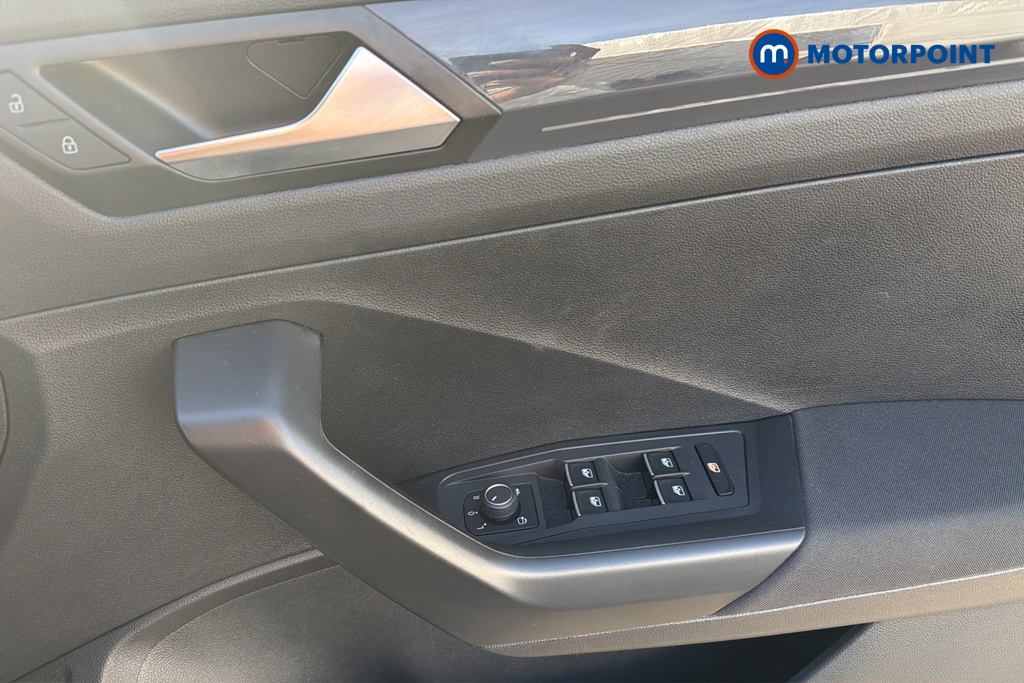 Volkswagen T-Roc SEL Manual Petrol SUV - Stock Number (1646640) - 19th supplementary image