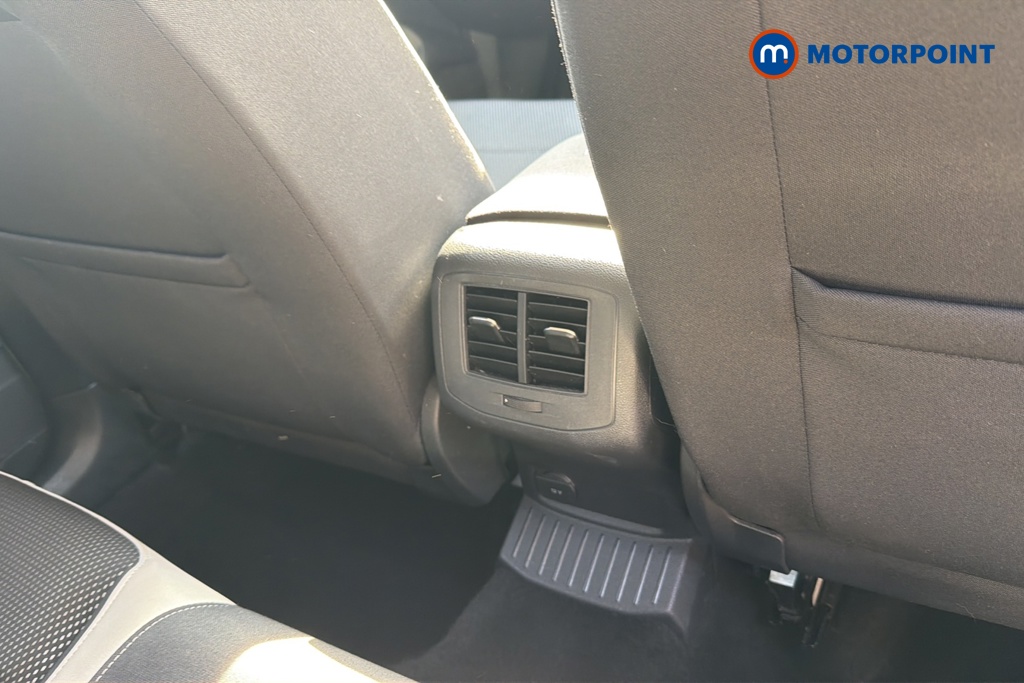 Volkswagen T-Roc SEL Manual Petrol SUV - Stock Number (1646640) - 28th supplementary image