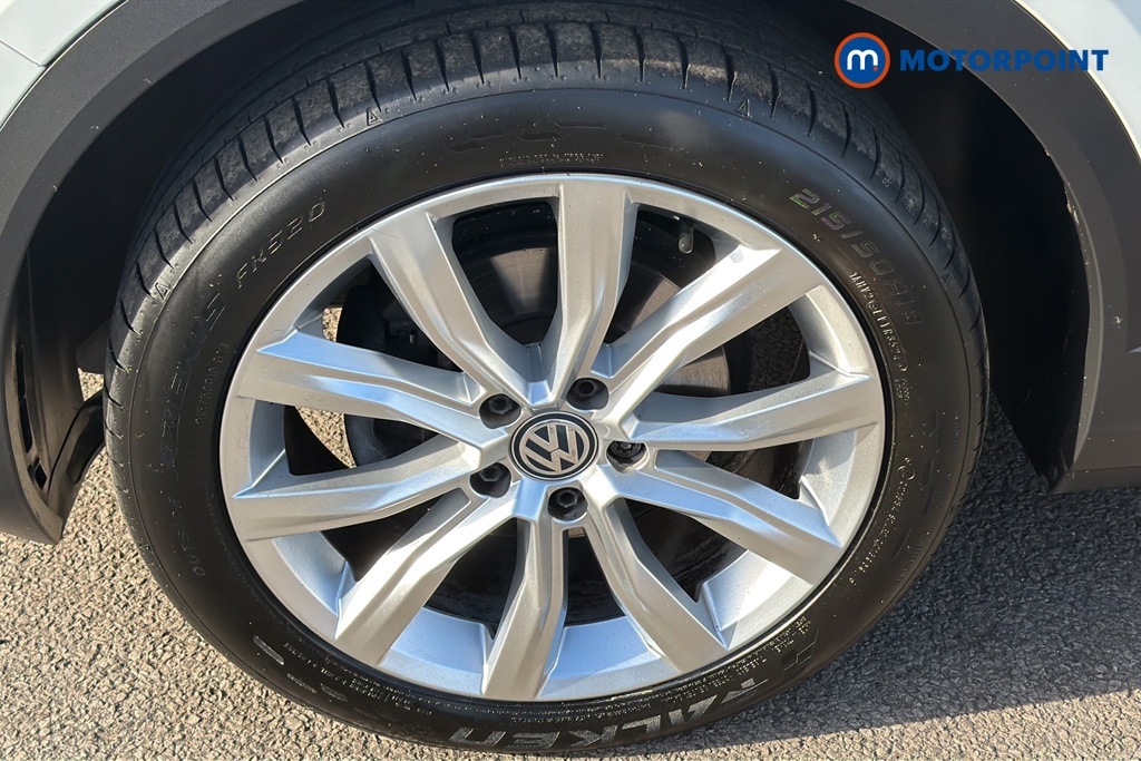 Volkswagen T-Roc SEL Manual Petrol SUV - Stock Number (1646640) - 44th supplementary image