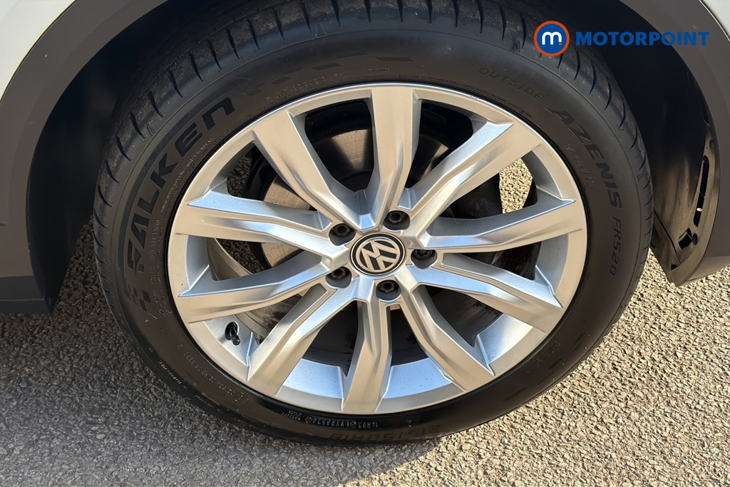 Volkswagen T-Roc SEL Manual Petrol SUV - Stock Number (1646640) - 47th supplementary image