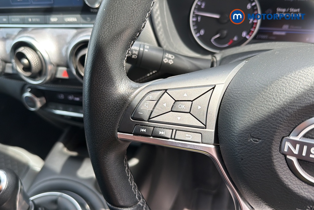 Nissan Juke N-Connecta Manual Petrol SUV - Stock Number (1646953) - 4th supplementary image