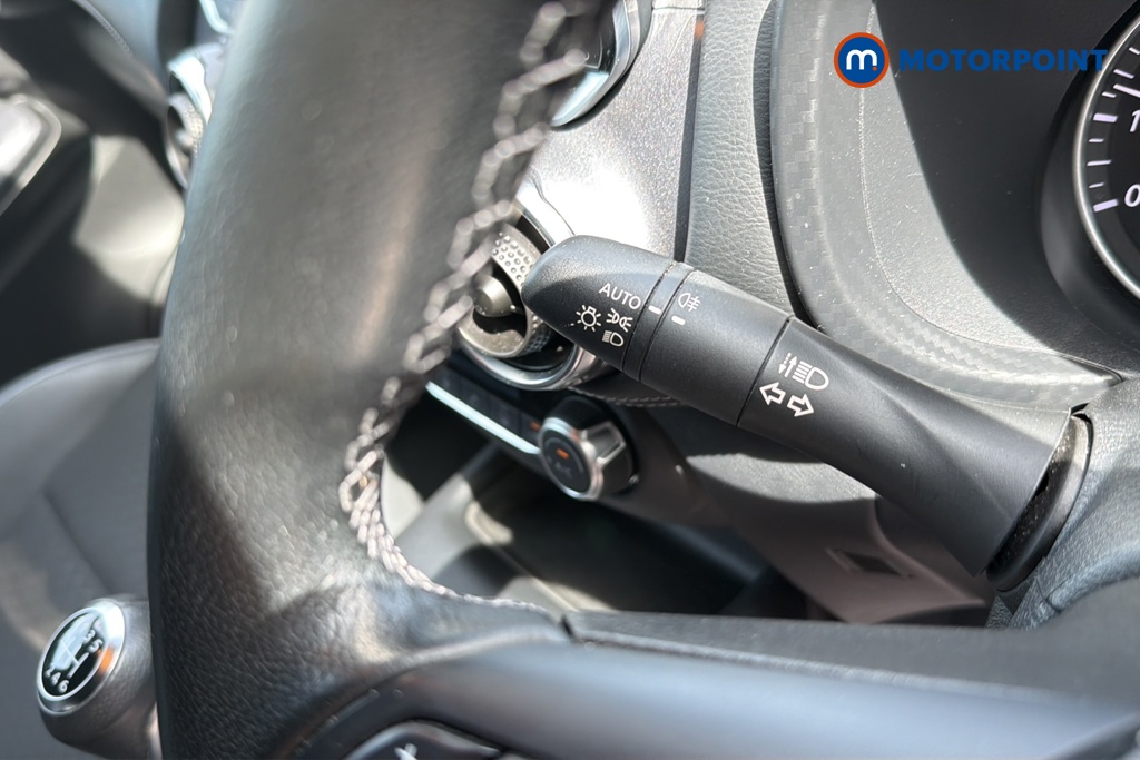 Nissan Juke N-Connecta Manual Petrol SUV - Stock Number (1646953) - 5th supplementary image
