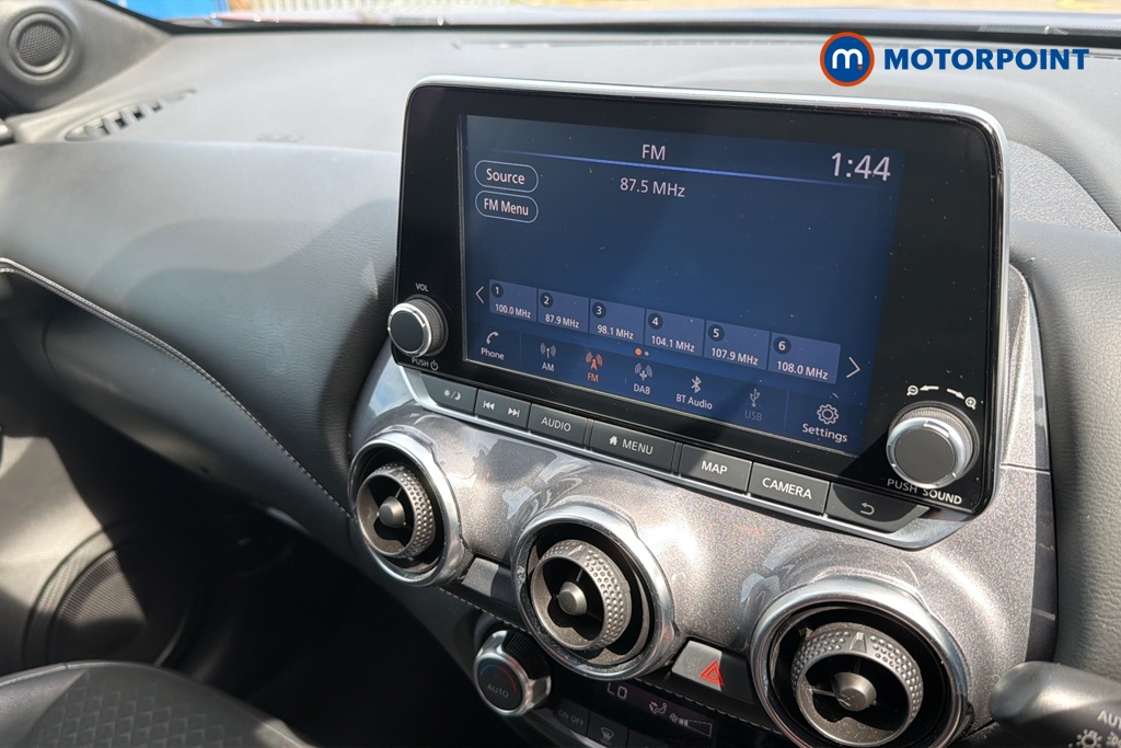 Nissan Juke N-Connecta Manual Petrol SUV - Stock Number (1646953) - 8th supplementary image