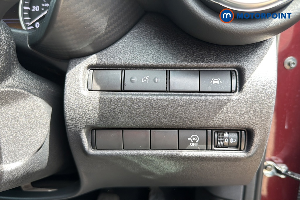Nissan Juke N-Connecta Manual Petrol SUV - Stock Number (1646953) - 11th supplementary image