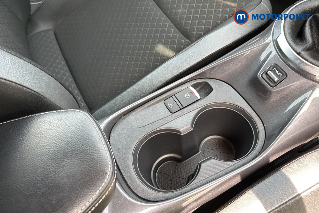 Nissan Juke N-Connecta Manual Petrol SUV - Stock Number (1646953) - 16th supplementary image
