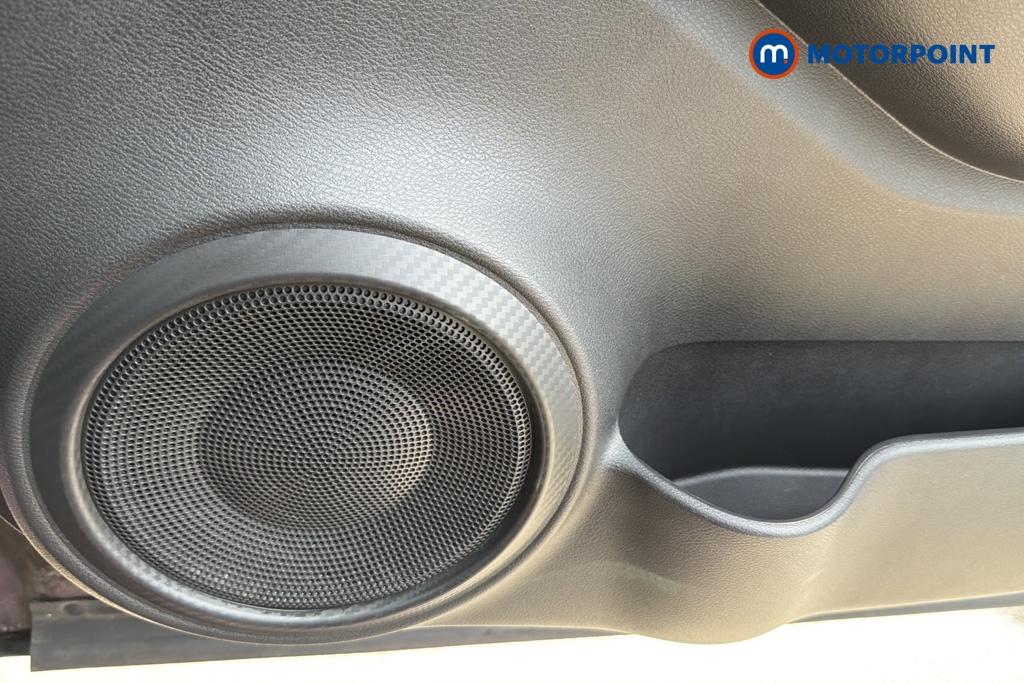 Nissan Juke N-Connecta Manual Petrol SUV - Stock Number (1646953) - 21st supplementary image