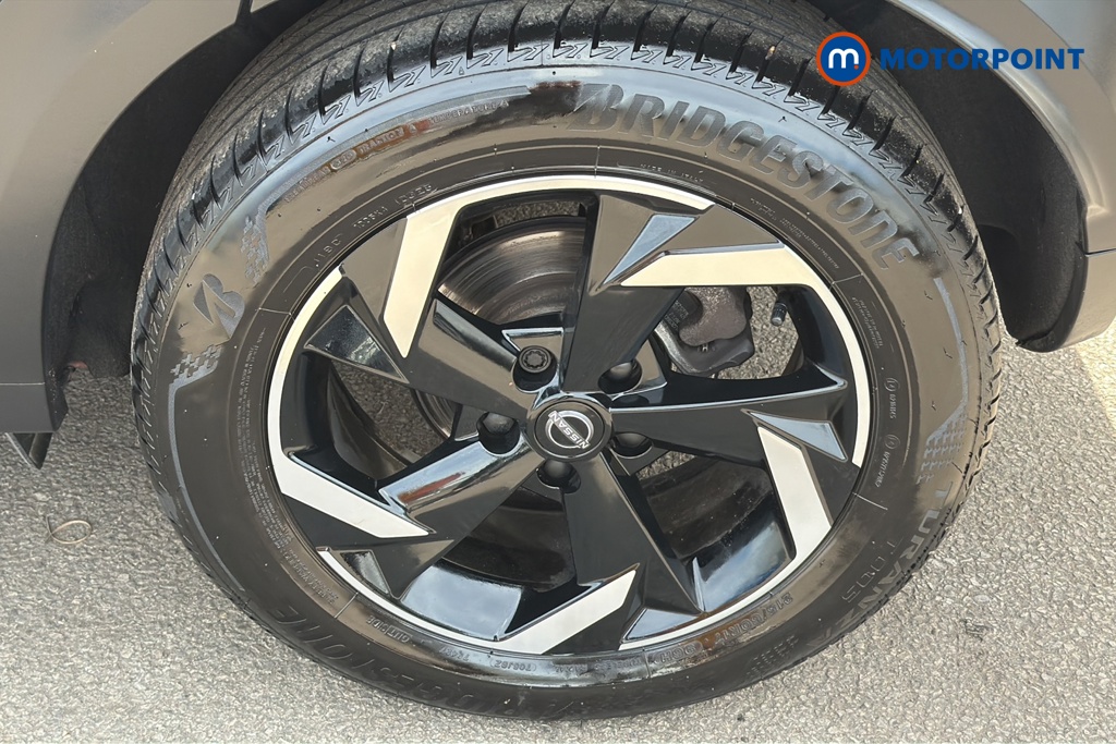 Nissan Juke N-Connecta Manual Petrol SUV - Stock Number (1646953) - 45th supplementary image