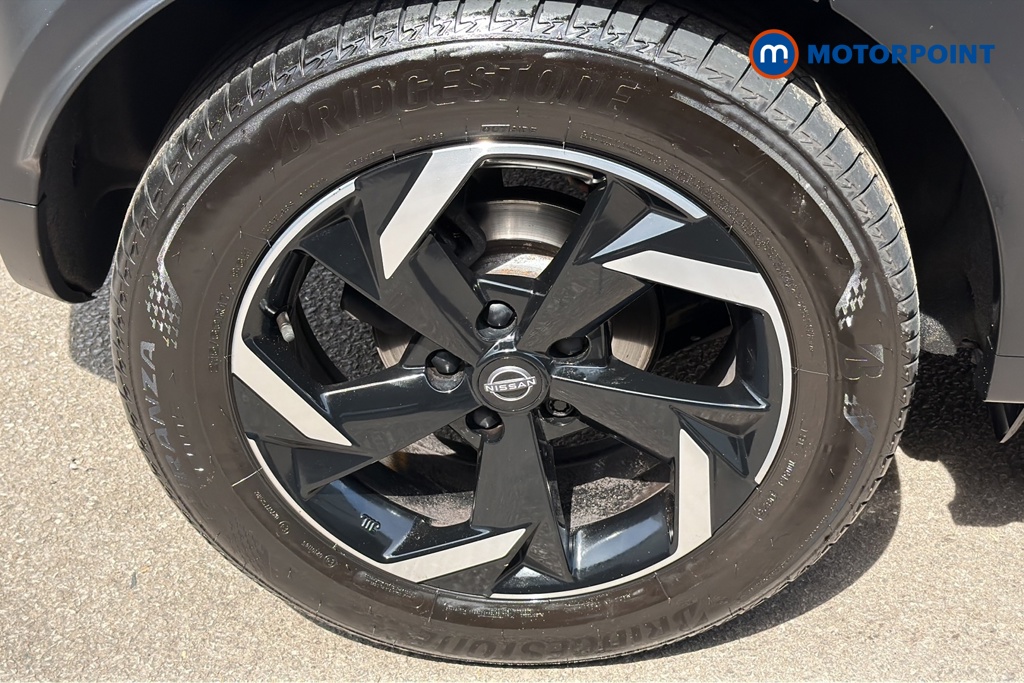 Nissan Juke N-Connecta Manual Petrol SUV - Stock Number (1646953) - 46th supplementary image