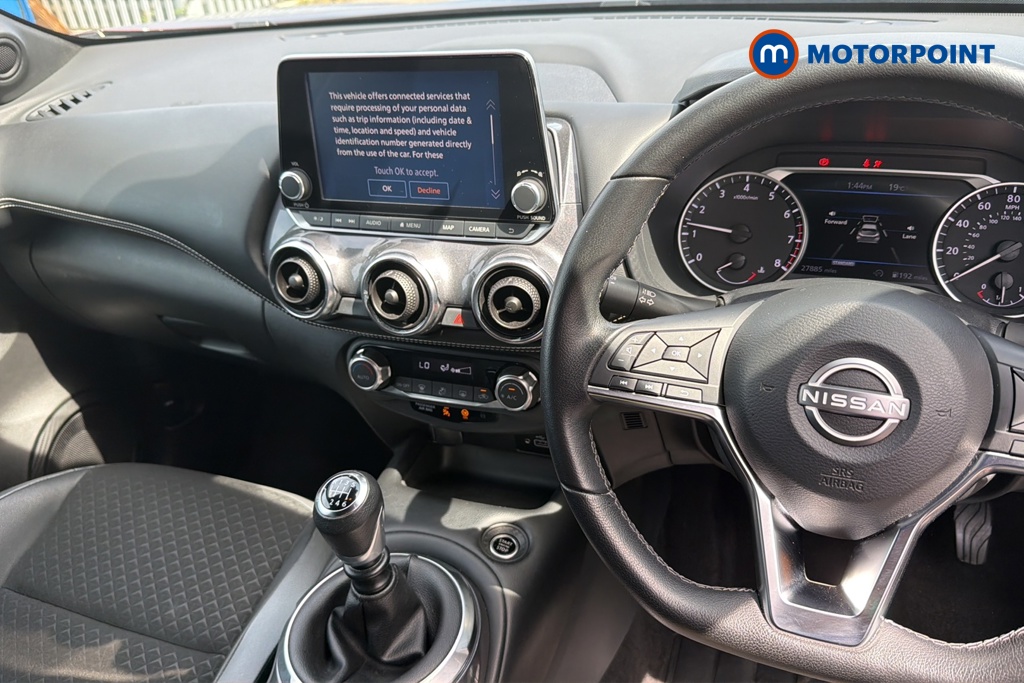 Nissan Juke N-Connecta Manual Petrol SUV - Stock Number (1646953) - 1st supplementary image