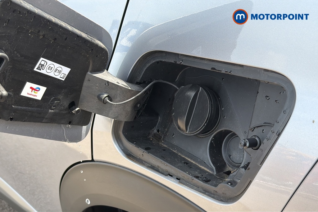 Peugeot 2008 Allure Automatic Petrol SUV - Stock Number (1647799) - 41st supplementary image