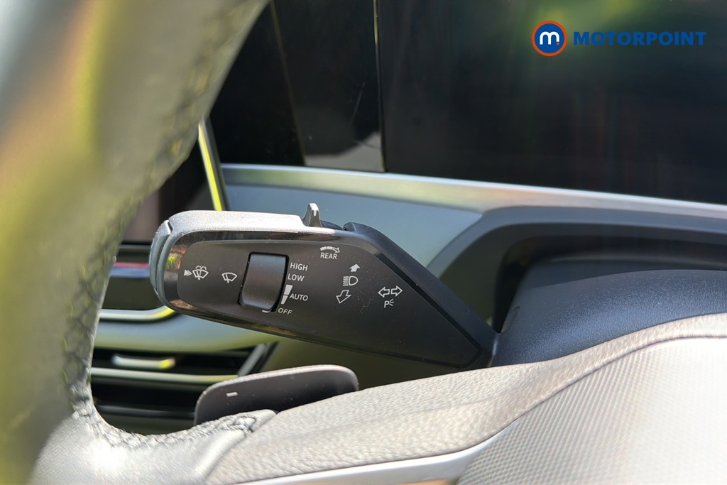 Volkswagen Passat Life Automatic Petrol Plug-In Hybrid Estate - Stock Number (1647523) - 5th supplementary image
