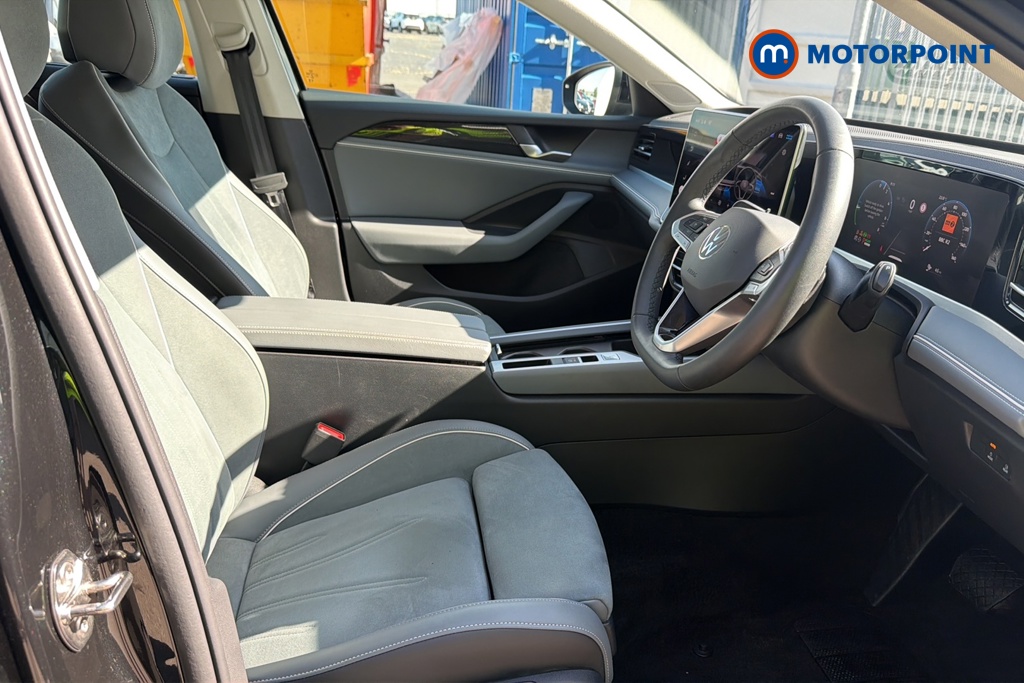 Volkswagen Passat Life Automatic Petrol Plug-In Hybrid Estate - Stock Number (1647523) - 22nd supplementary image