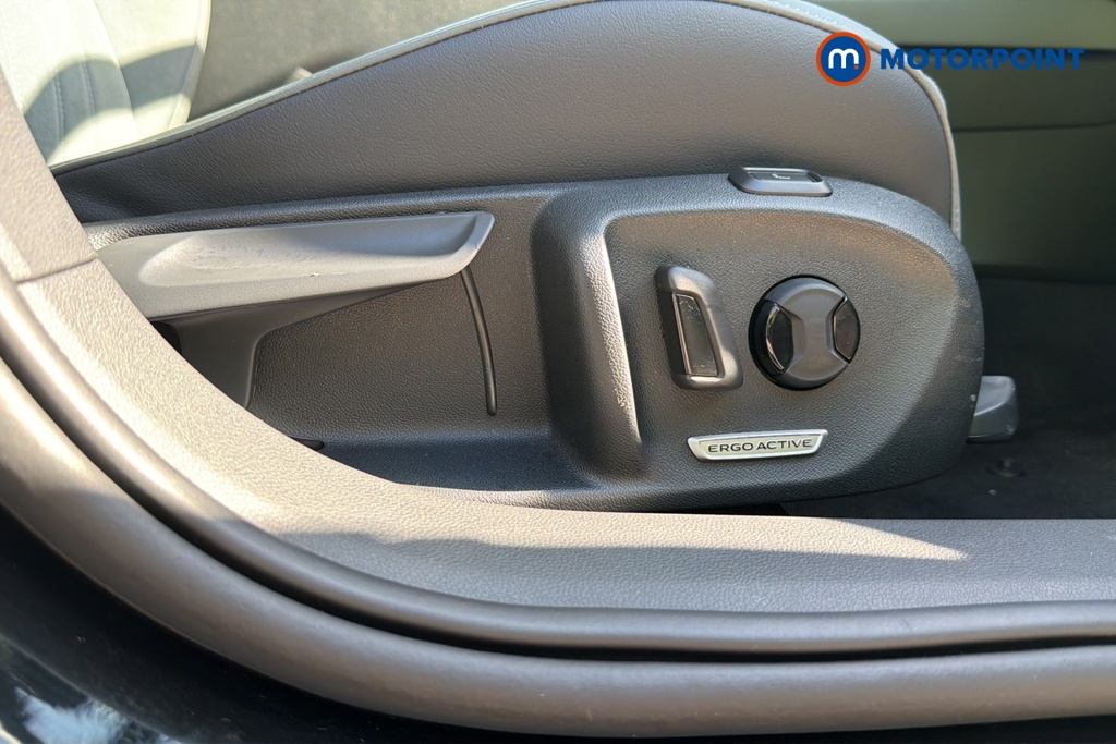 Volkswagen Passat Life Automatic Petrol Plug-In Hybrid Estate - Stock Number (1647523) - 23rd supplementary image
