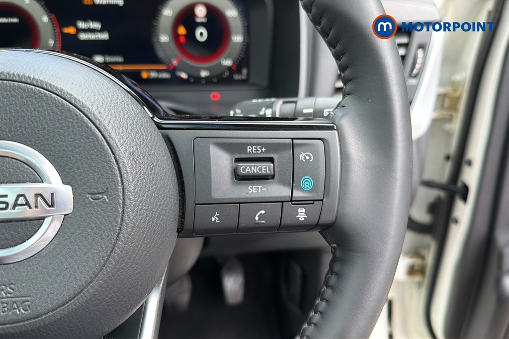 Nissan Qashqai Premiere Edition Manual Petrol SUV - Stock Number (1648213) - 3rd supplementary image
