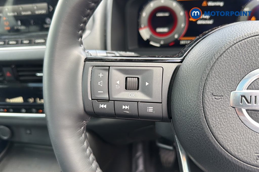 Nissan Qashqai Premiere Edition Manual Petrol SUV - Stock Number (1648213) - 4th supplementary image