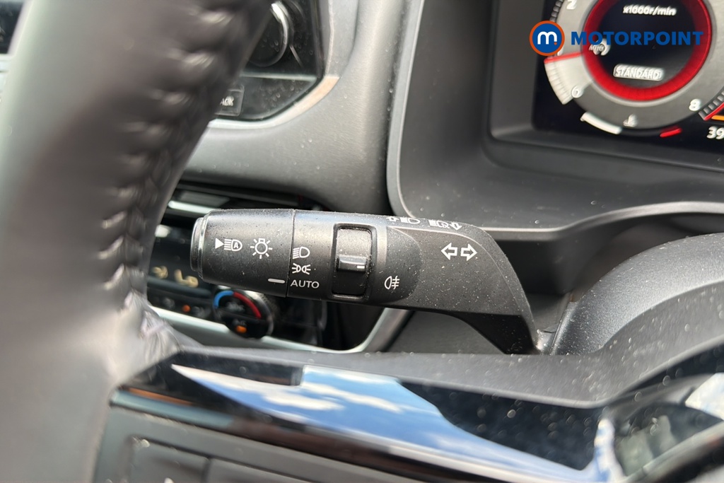 Nissan Qashqai Premiere Edition Manual Petrol SUV - Stock Number (1648213) - 5th supplementary image