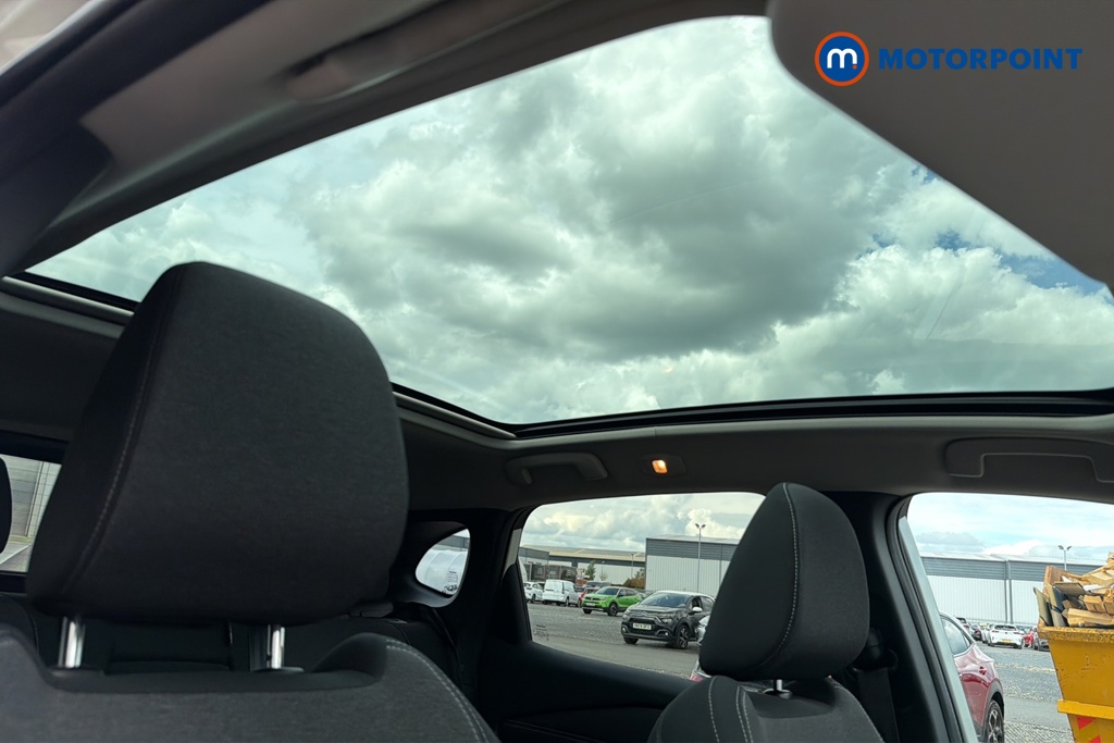 Nissan Qashqai Premiere Edition Manual Petrol SUV - Stock Number (1648213) - 20th supplementary image