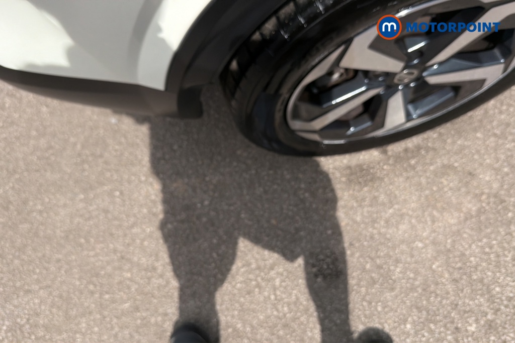 Nissan Qashqai Premiere Edition Manual Petrol SUV - Stock Number (1648213) - 41st supplementary image