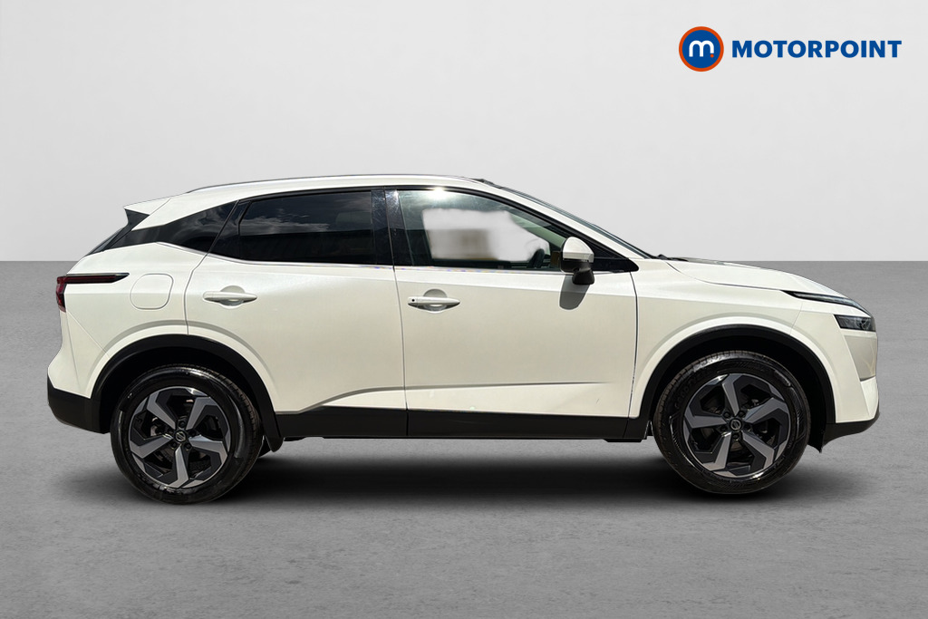 Nissan Qashqai Premiere Edition Manual Petrol SUV - Stock Number (1648213) - Passenger side