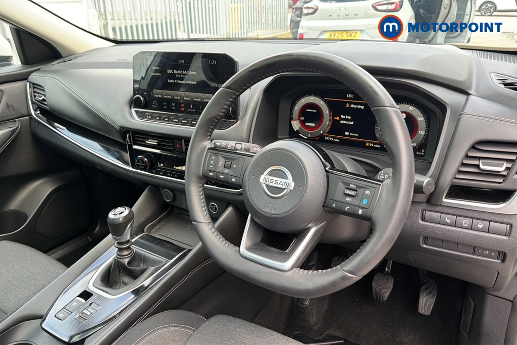 Nissan Qashqai Premiere Edition Manual Petrol SUV - Stock Number (1648213) - 1st supplementary image