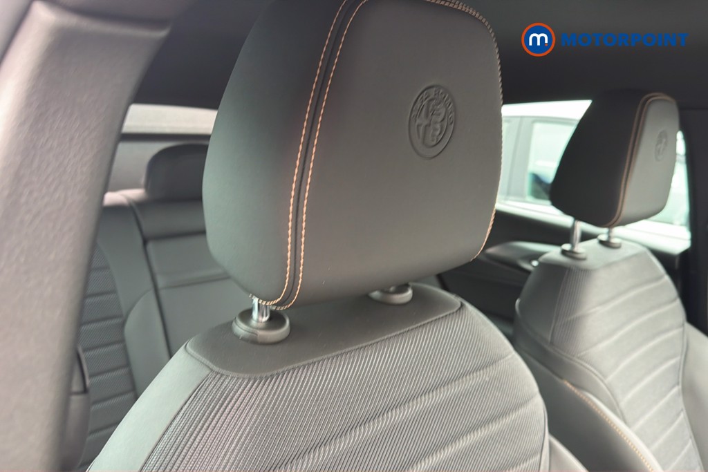 Alfa Romeo Tonale Speciale Automatic Petrol Plug-In Hybrid SUV - Stock Number (1623499) - 23rd supplementary image