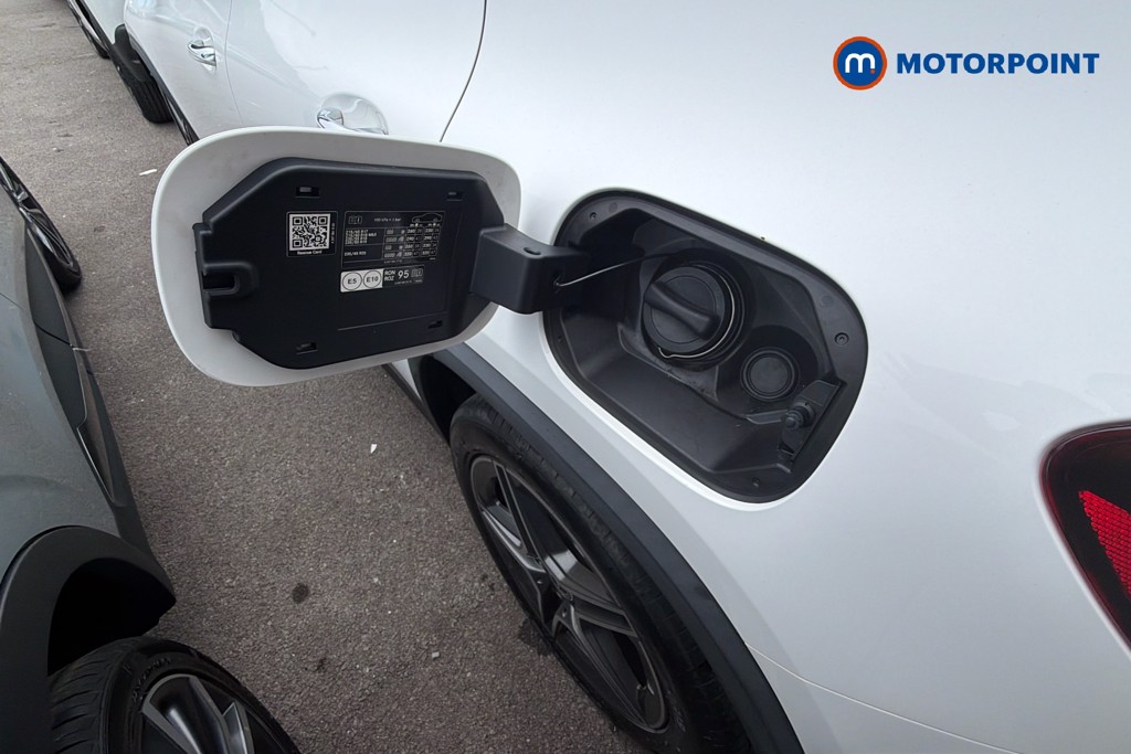 Mercedes-Benz GLA Amg Line Automatic Petrol SUV - Stock Number (1633483) - 41st supplementary image
