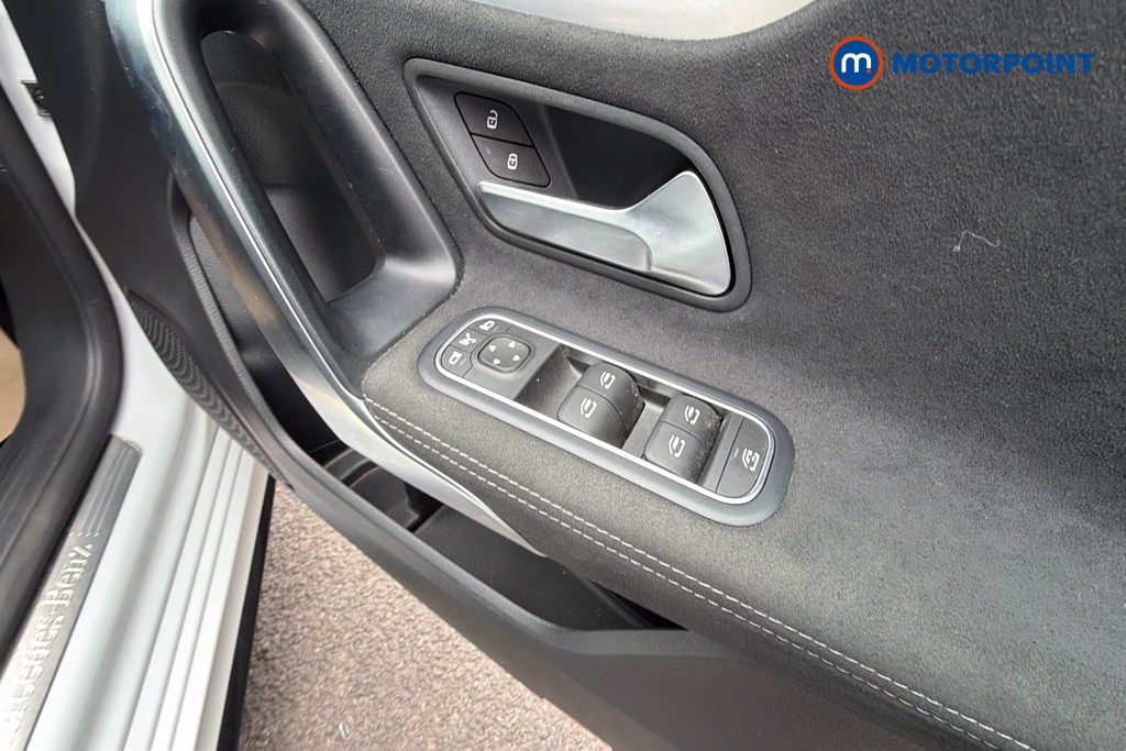 Mercedes-Benz A Class Amg Line Executive Edition Automatic Petrol Hatchback - Stock Number (1637909) - 20th supplementary image