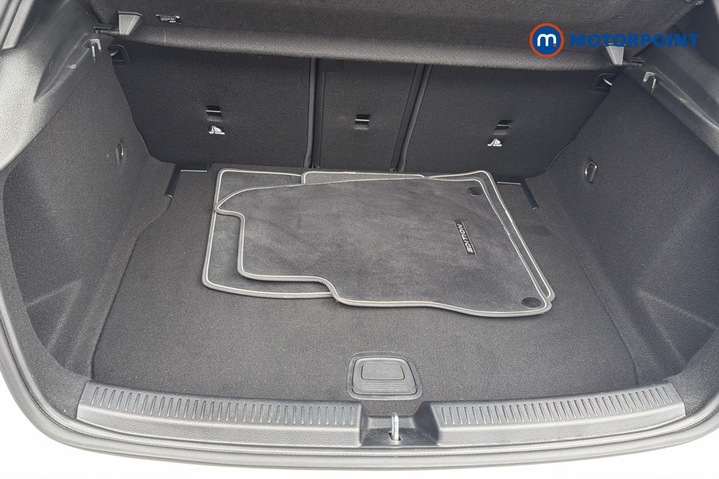 Mercedes-Benz A Class Amg Line Executive Edition Automatic Petrol Hatchback - Stock Number (1637909) - 33rd supplementary image