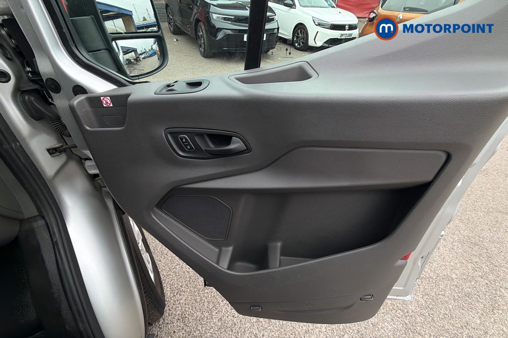 Ford Transit Limited Automatic Diesel Medium Roof Van - Stock Number (1639439) - 19th supplementary image