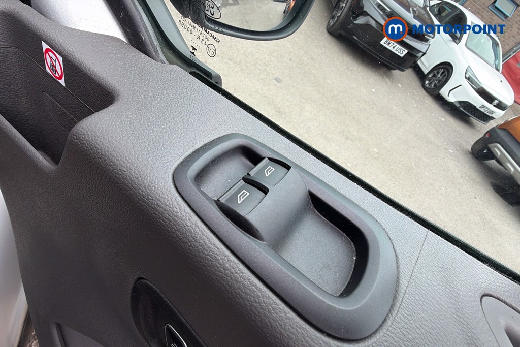 Ford Transit Limited Automatic Diesel Medium Roof Van - Stock Number (1639439) - 20th supplementary image