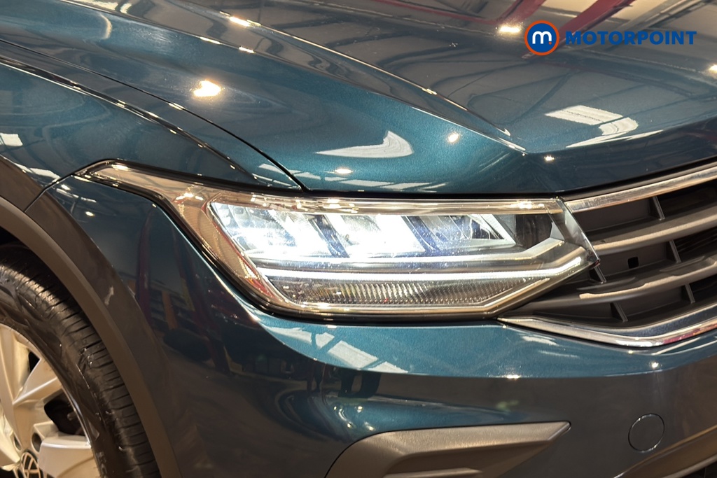 Volkswagen Tiguan Life Automatic Diesel SUV - Stock Number (1640529) - 42nd supplementary image