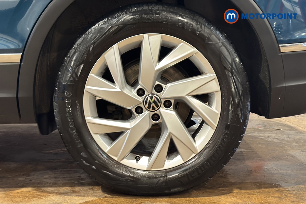 Volkswagen Tiguan Life Automatic Diesel SUV - Stock Number (1640529) - 45th supplementary image