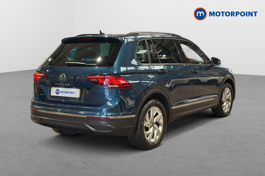 Volkswagen Tiguan Life Automatic Diesel SUV - Stock Number (1640529) - Passenger side rear corner