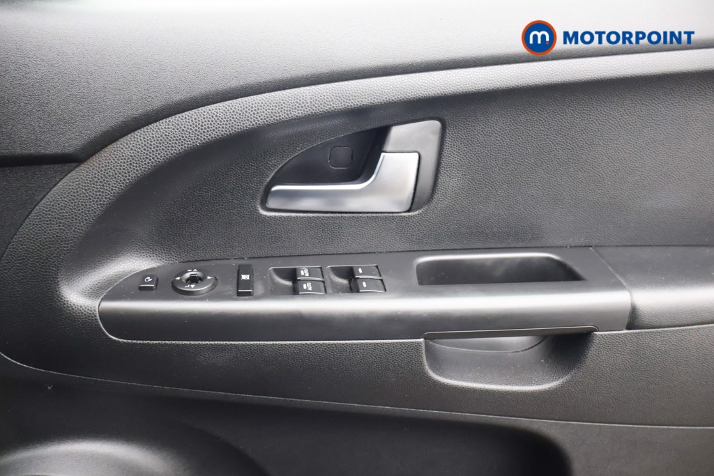 KIA Venga 4 Automatic Petrol People Carrier - Stock Number (1641369) - 9th supplementary image