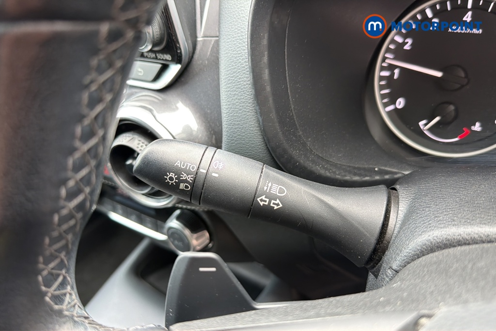 Nissan Juke N-Connecta Automatic Petrol SUV - Stock Number (1641373) - 5th supplementary image