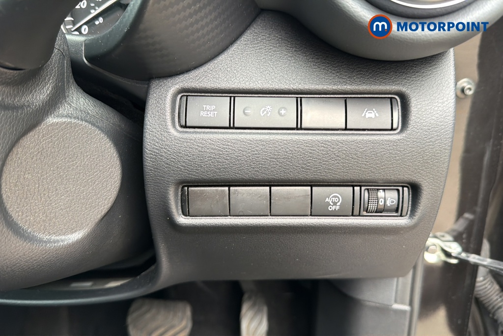 Nissan Juke N-Connecta Automatic Petrol SUV - Stock Number (1641373) - 11th supplementary image