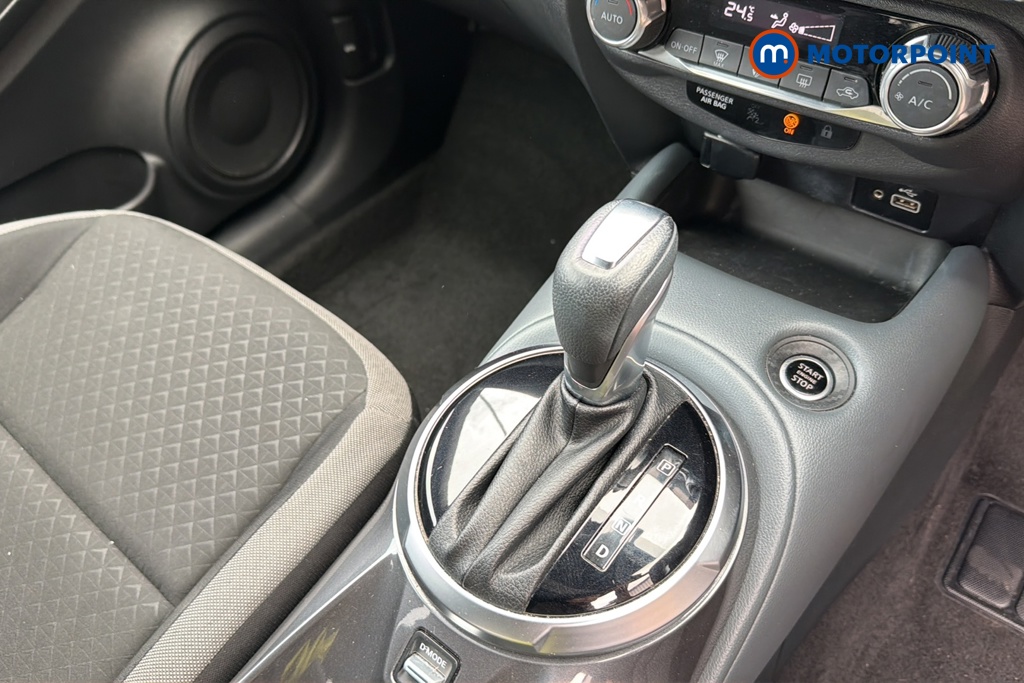 Nissan Juke N-Connecta Automatic Petrol SUV - Stock Number (1641373) - 15th supplementary image