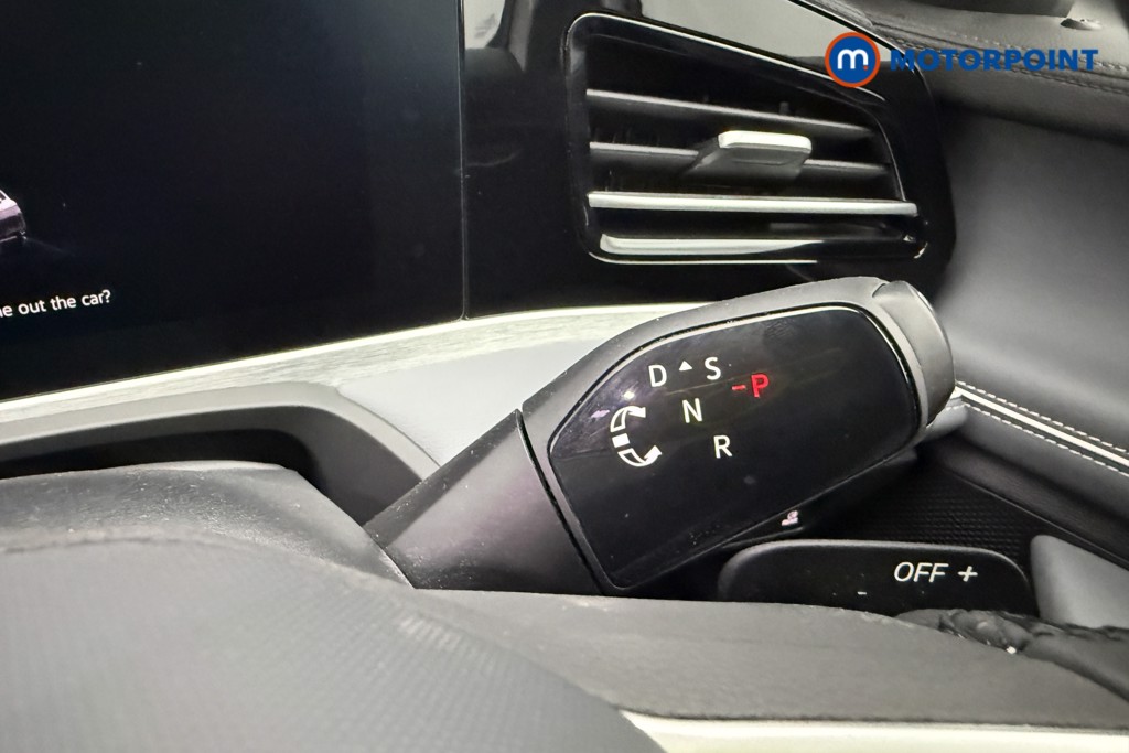 Volkswagen Passat Life Automatic Petrol Plug-In Hybrid Estate - Stock Number (1643786) - 7th supplementary image