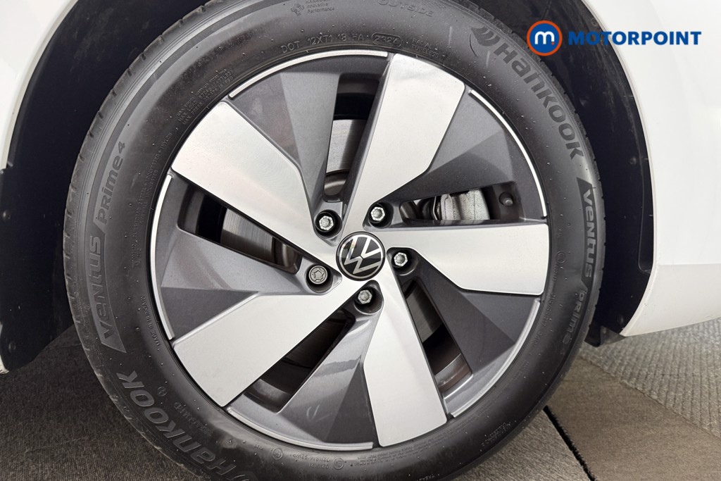 Volkswagen Passat Life Automatic Petrol Plug-In Hybrid Estate - Stock Number (1643786) - 11th supplementary image