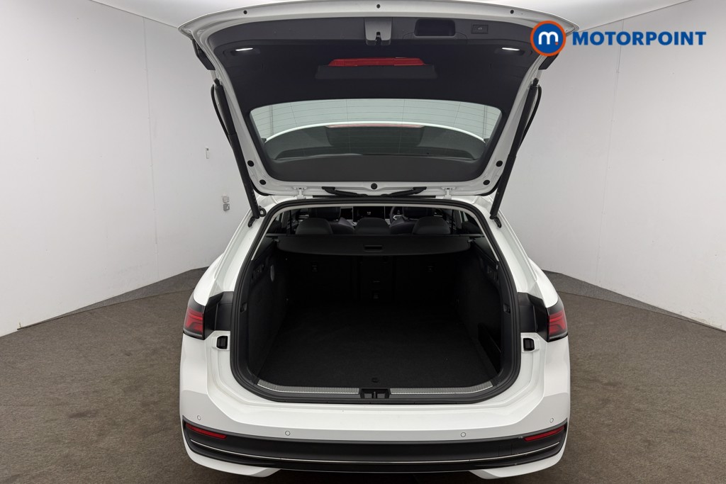 Volkswagen Passat Life Automatic Petrol Plug-In Hybrid Estate - Stock Number (1643786) - 24th supplementary image