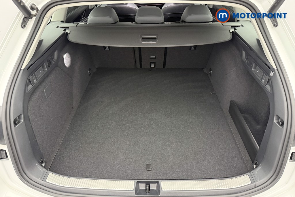 Volkswagen Passat Life Automatic Petrol Plug-In Hybrid Estate - Stock Number (1643786) - 25th supplementary image
