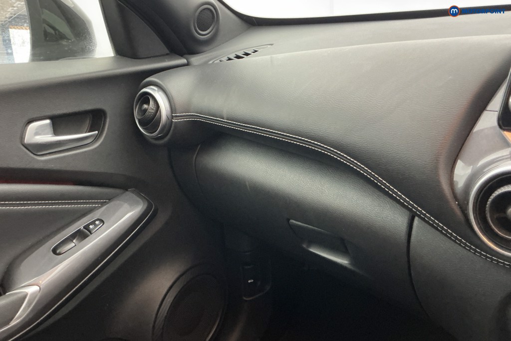 Nissan Juke Tekna Automatic Petrol SUV - Stock Number (1643816) - 18th supplementary image