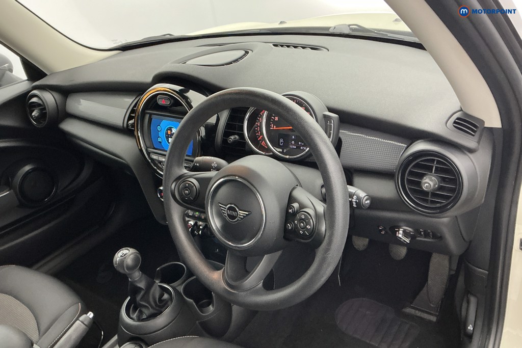 Mini Hatchback Cooper Classic Manual Petrol Hatchback - Stock Number (1645290) - 8th supplementary image