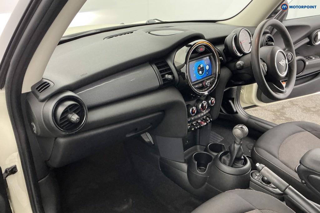 Mini Hatchback Cooper Classic Manual Petrol Hatchback - Stock Number (1645290) - 9th supplementary image