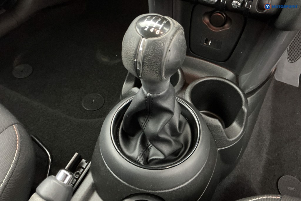 Mini Hatchback Cooper Classic Manual Petrol Hatchback - Stock Number (1645290) - 15th supplementary image