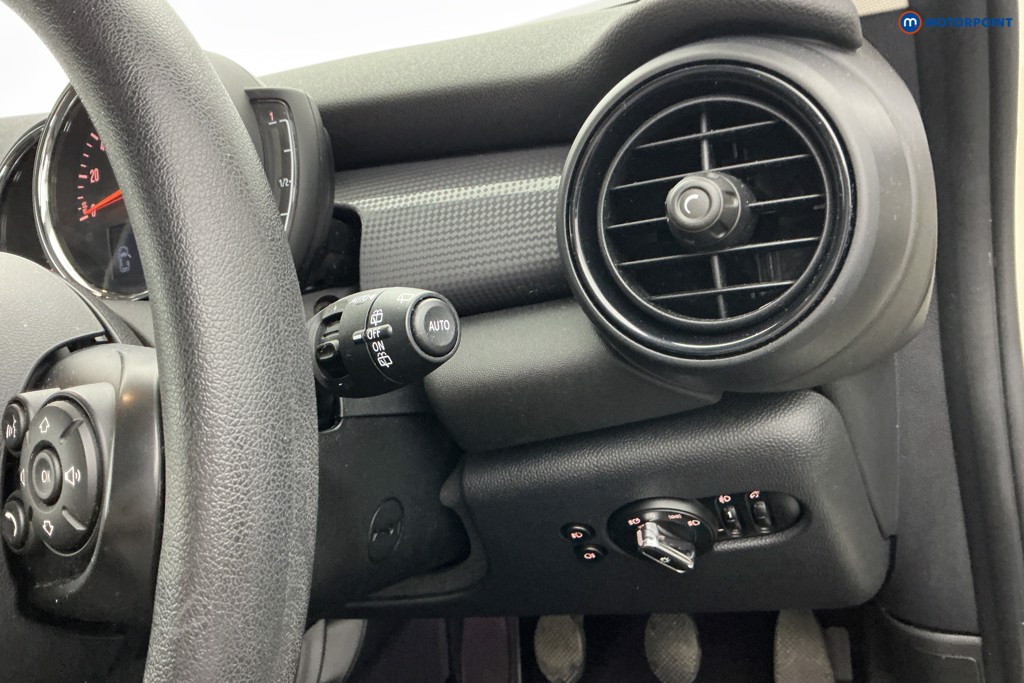 Mini Hatchback Cooper Classic Manual Petrol Hatchback - Stock Number (1645290) - 22nd supplementary image