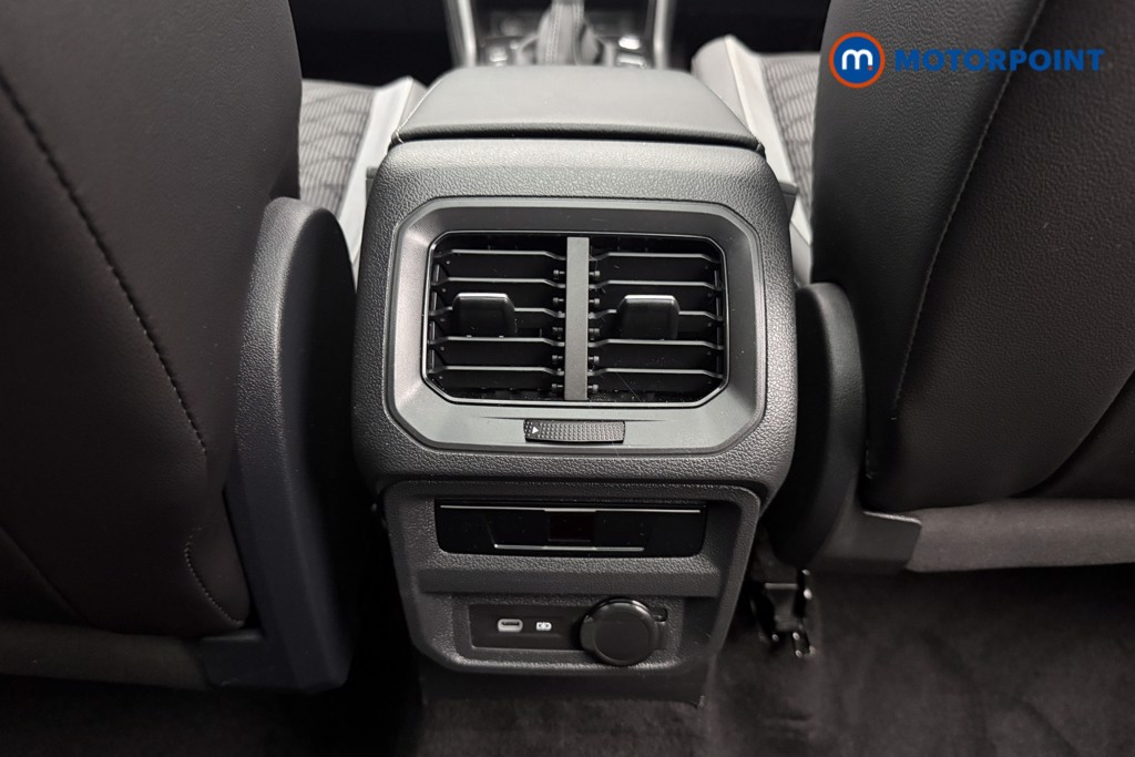 Volkswagen Tiguan Black Edition Automatic Petrol Plug-In Hybrid SUV - Stock Number (1645877) - 21st supplementary image