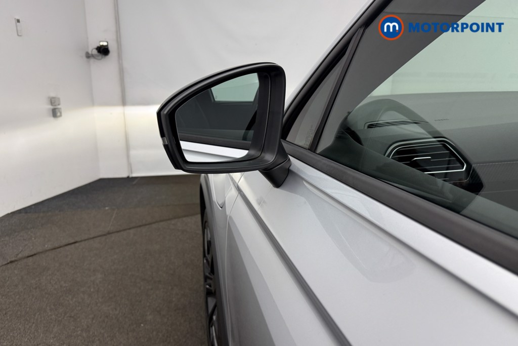 Volkswagen Tiguan Black Edition Automatic Petrol Plug-In Hybrid SUV - Stock Number (1645877) - 32nd supplementary image
