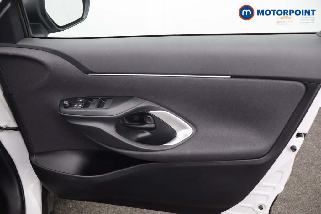 Toyota Yaris Cross Icon Automatic Petrol-Electric Hybrid Estate - Stock Number (1645938) - 10th supplementary image